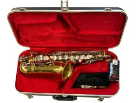 3006a Armstrong Vintage 1979 Alto Saxophone Made In Usa With Mouthpiece Strap And Case