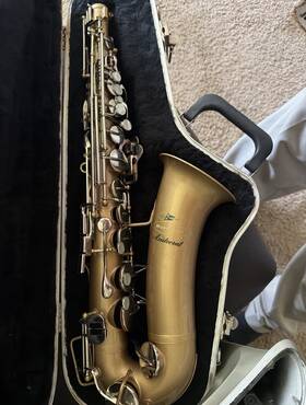 Buescher 630172 Aristocrat Alto Saxophone Eb Brass Gold Matte Finish With Hard Case