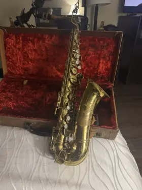 76904 Buescher 76904. 1921s Alto 20a Saxophone With Original Case