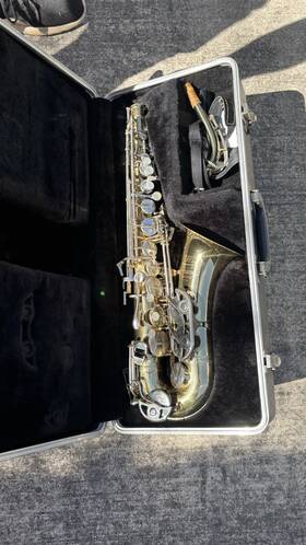 Buescher 780662 Aristocrat Baritone Saxophone Brass Gold Eb Lacquered With Case And Neck