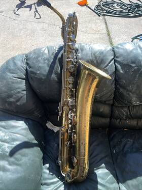Buescher Ybs-52 400 Bari Saxophone Baritone With Neck Mouthpieces And Case