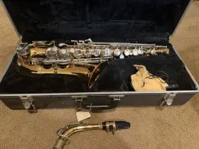 2931607 Bundy Ii Alto Saxophone The Selmer Company Us With Case