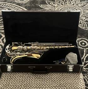 Cecilio Mas-300 Eb Alto Saxophone Gold Lacquer Brass With Case