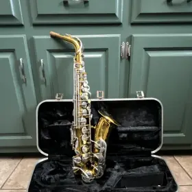 381966 Conn 20m Alto Saxophone With Case Mouthpiece