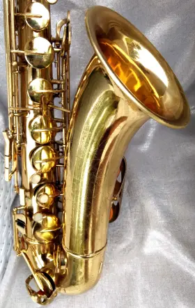 N-75068 Conn Vint. 1970 Inch Shooting Stars 16m Gold Tenor Sax With Case - Good Condition N-75068 Conn Vint. 1970 Inch Shooting Stars 16m Gold Tenor Sax With Case - Good Condition