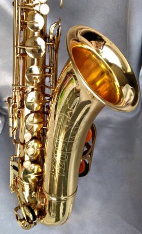 Conn N198607 1984 16m Inch Shooting Stars Tenor Sax With Case Custom Black Neck And Selmer Mpc