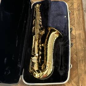 Conn N62609 Vtg Alto Saxophone Brass Gold Lacquered Hand Engraved With Case
