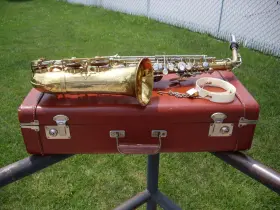 11924 Evette Schaeffer Eb Alto Saxophone Inch Ready To Play Solid Shape