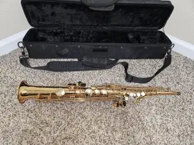 Jss1100 Jupiter Gold Lacquered Key Of Bb Soprano Straight Saxophone With Case