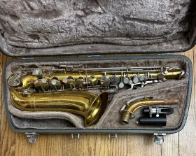 C233634 King Cleveland Brass Alto Saxophone 1960s With Accessories Case