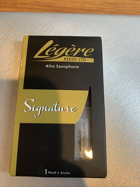 Legere Reeds Asg2.25 Signature Series Alto Saxophone Reed 2.25 Open Box