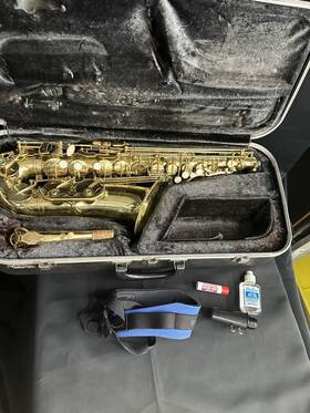 Ravel 02091304 Gold Alto Sax With Original Case And Accessories