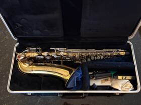 Selmer 617704 Vintage Bundy Alto Saxophone In Original Case
