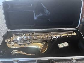 Selmer 641064078118 Aristocrat Tenor Saxophone With Case And Mouthpiece
