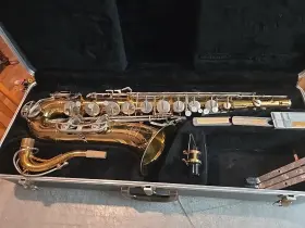 782405 Selmer Bundy Ii Usa Tenor Saxophone With Case. Serial Number