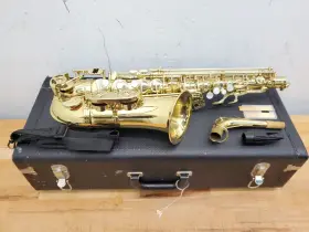 As210 Selmer Usa Saxophone With Case Mouthpiece