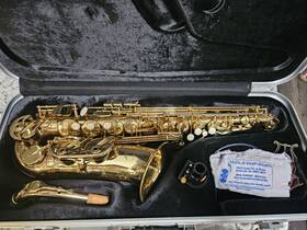 Selmer At21116011 Inch Soloist Gold Tenor Sax With Case And Accessories- Very Good Condition