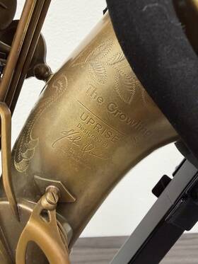 The Growling Sax G2-uaul Uprise Alto Saxophone Eb Brass Antique Raw Finish