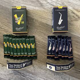 Vandoren Sr7025 Lot Of 16 Alto Sax V16 Reeds Strength 2.5 See Photos