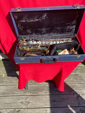 Vito 033662 Saxaphone Made In Japan Serial #033662 With Case And Accessories