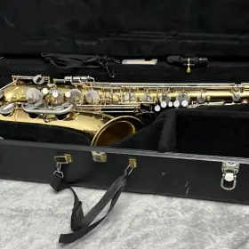 507318 Vito Brass Tenor Saxophone Lacquered With Hard Rubber Mouthpiece Case