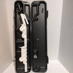 Yamaha 957812621151 Venova White Casual Wind Instrument With Case