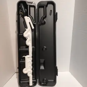 Yamaha 957812621151 Venova White Casual Wind Instrument With Case Yamaha 957812621151 Venova White Casual Wind Instrument With Case