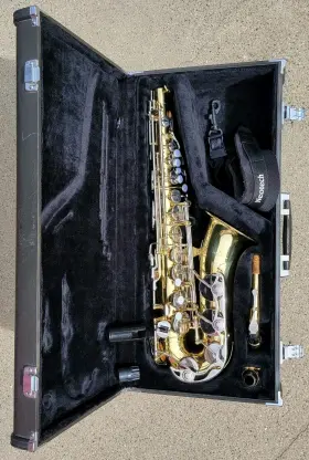 T10027 Yamaha Yas 23 Saxophone With Case And Strap. Alto Sax Untested Read