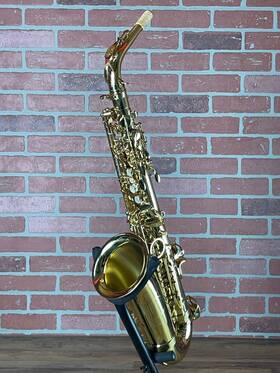 Yanagisawa 641064857942 A-wo1 Professional Alto Saxophone - Gold Lacquer