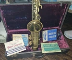 1944 King Zephyr Alto Saxophone With Original Case Vintage Very. Price: $500.00.
