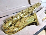Yanagisawa A-900 Alto Saxophone Gold Lacquer With Hard Case Musical Instrument Used. Price: $1499.00.