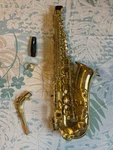 Jean Paul AS-400GP Student Alto Saxophone Premium Bundle Used. Price: $600.00.